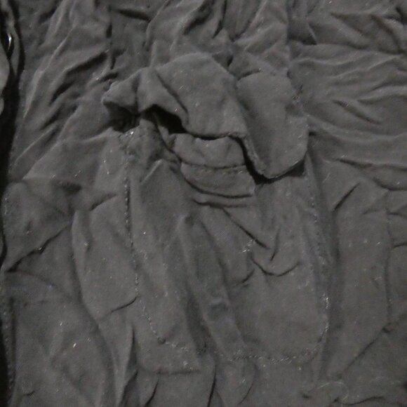 MAJORA | large | Black Button-Up Shirt | Scrunched Roll Tab Sleeves | Pockets - Picture 11 of 16